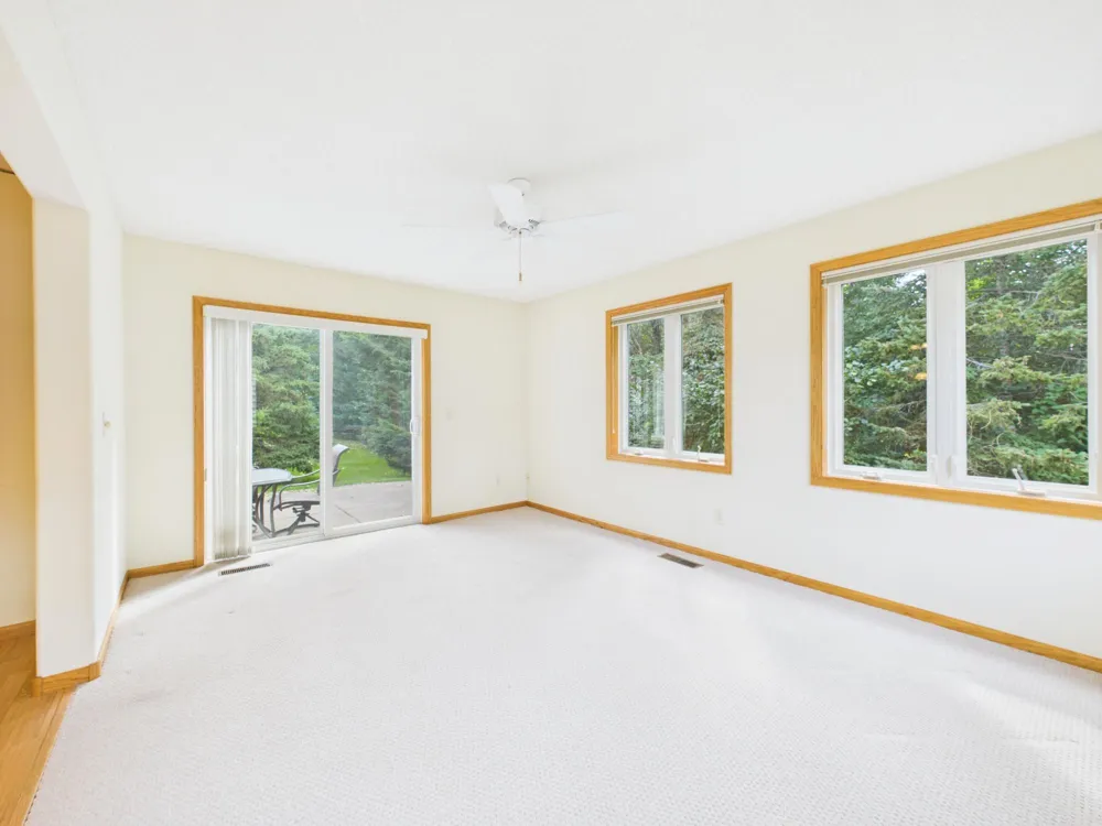 920 Evergreen Court Vadnais Heights, MN 55127