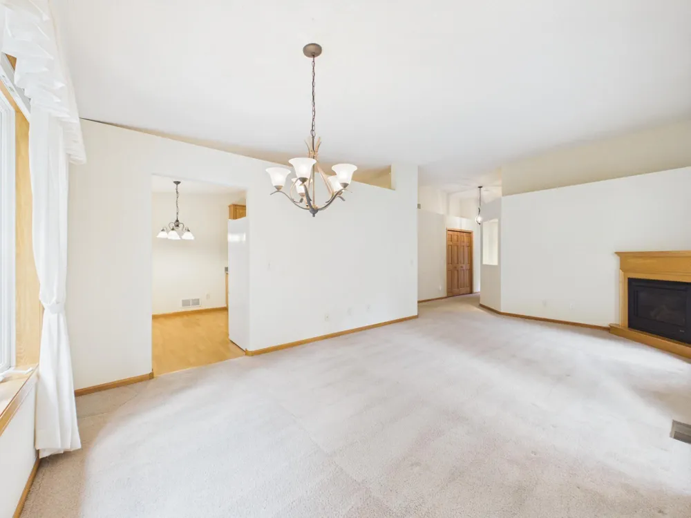 920 Evergreen Court Vadnais Heights, MN 55127