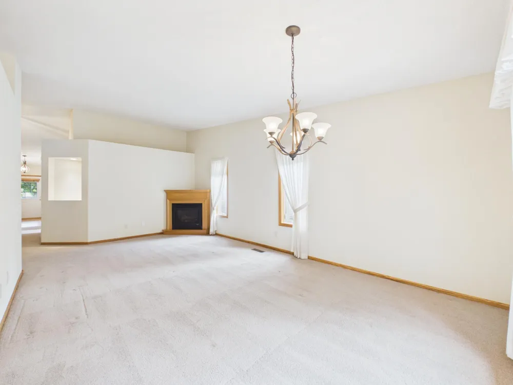 920 Evergreen Court Vadnais Heights, MN 55127