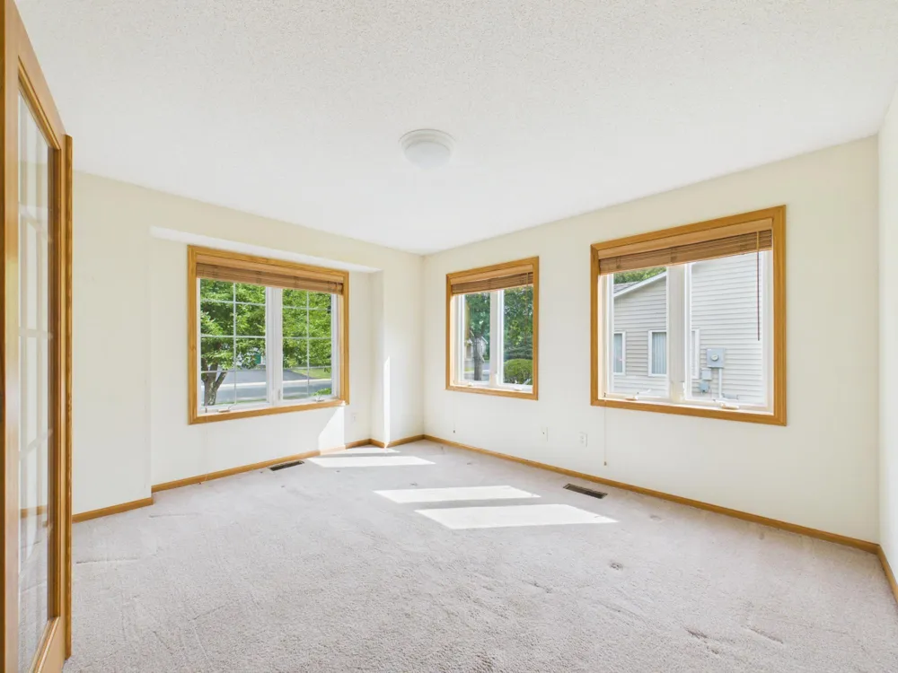 920 Evergreen Court Vadnais Heights, MN 55127