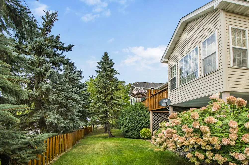 1105 Iris Drive White Bear Lake, MN 55127