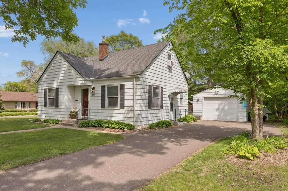 133 Ridgewood Drive Hopkins, MN 55343