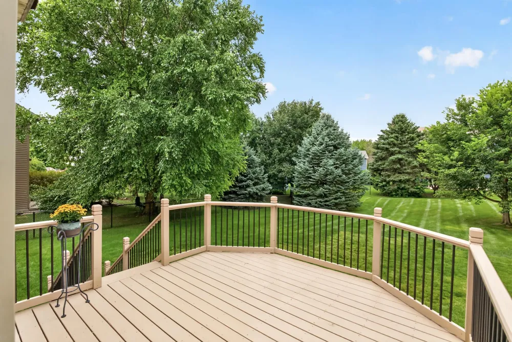 1954 Ormond Drive Shakopee, MN 55379