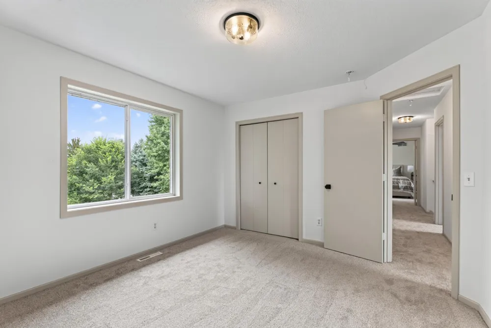 1954 Ormond Drive Shakopee, MN 55379