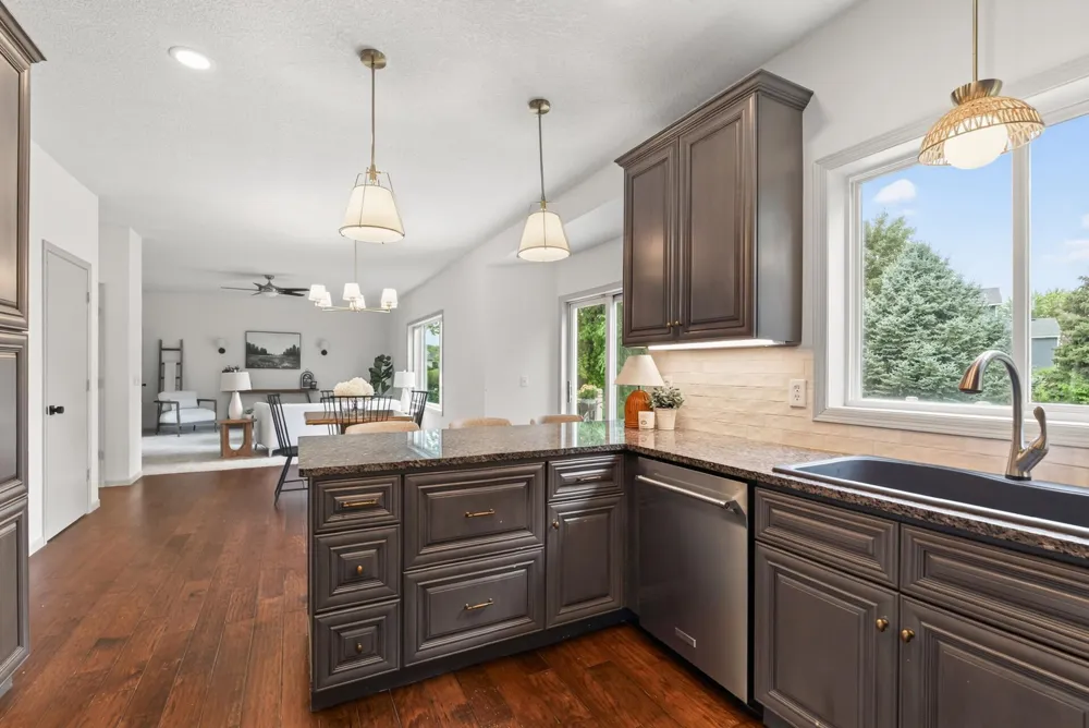 1954 Ormond Drive Shakopee, MN 55379
