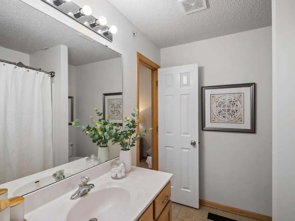 4980 Garland Court #G Plymouth, MN 55446