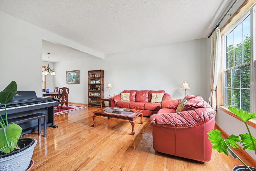 2466 Lone Eagle Trail Woodbury, MN 55129