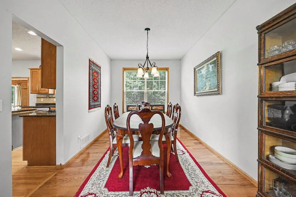 2466 Lone Eagle Trail Woodbury, MN 55129