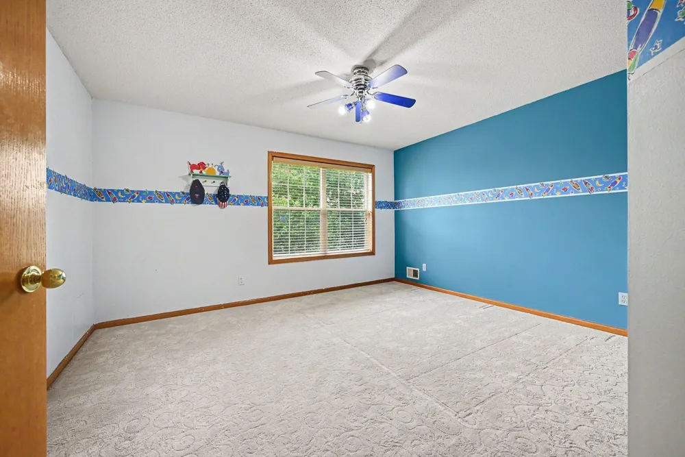 2466 Lone Eagle Trail Woodbury, MN 55129