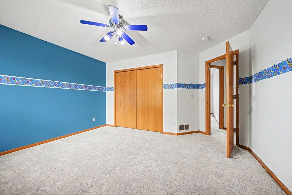 2466 Lone Eagle Trail Woodbury, MN 55129