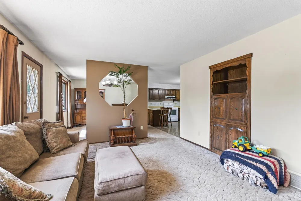 4731 287th Court NW Isanti, MN 55040