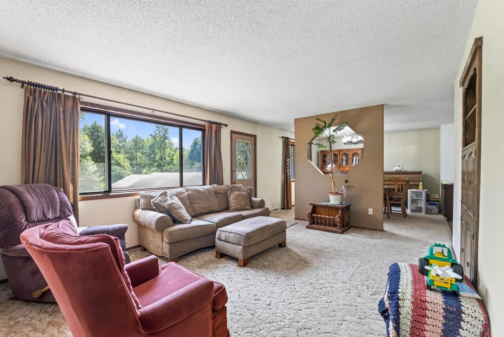 4731 287th Court NW Isanti, MN 55040