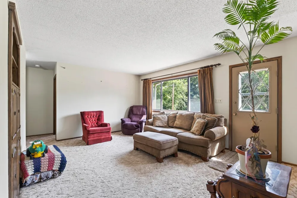 4731 287th Court NW Isanti, MN 55040