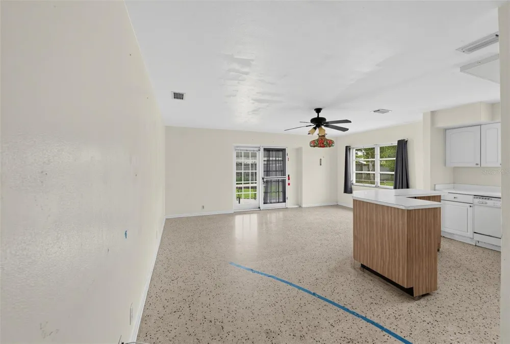 3913 W CASS STREET Tampa, FL 33609