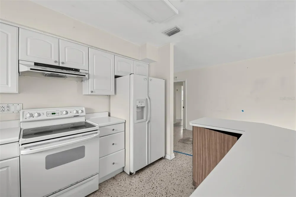 3913 W CASS STREET Tampa, FL 33609