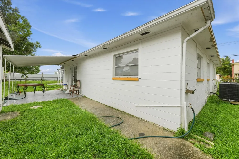 3913 W CASS STREET Tampa, FL 33609