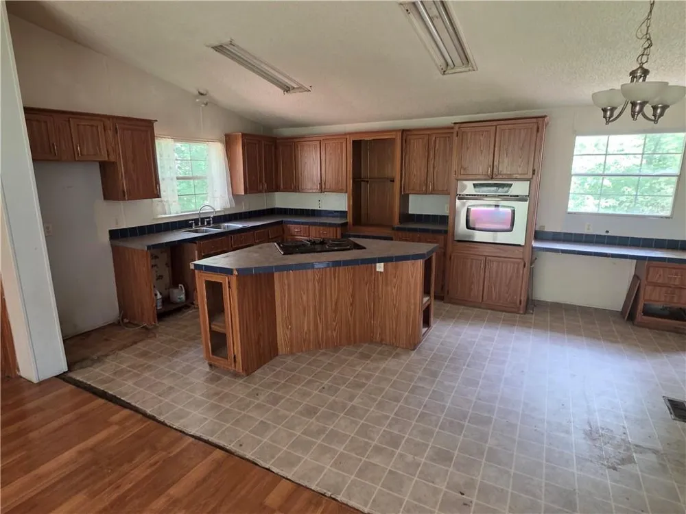 131 Whispering Oaks Lane Jasper, GA 30143