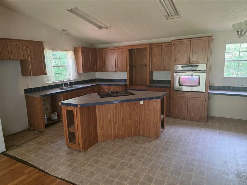 131 Whispering Oaks Lane Jasper, GA 30143