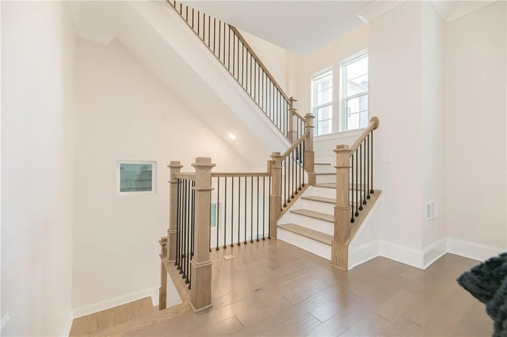 529 Broadview Place Atlanta, GA 30324