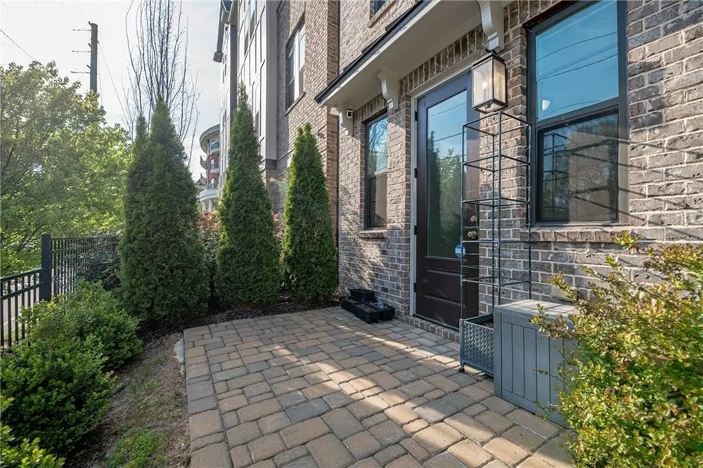 529 Broadview Place Atlanta, GA 30324