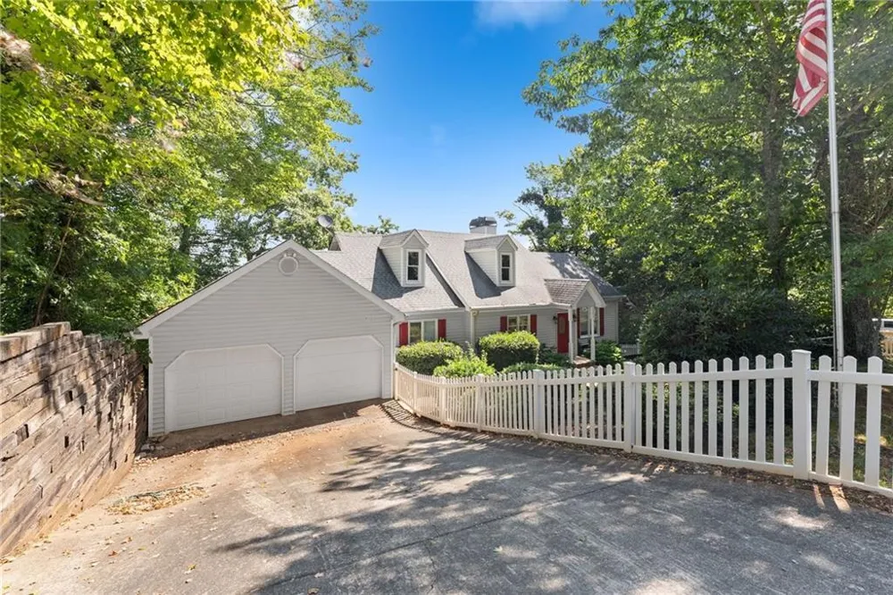 1015 Eagle Ridge Road Dawsonville, GA 30534