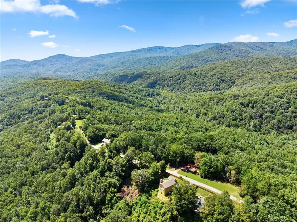 1015 Eagle Ridge Road Dawsonville, GA 30534