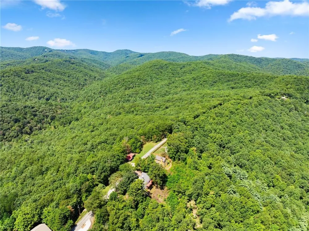 1015 Eagle Ridge Road Dawsonville, GA 30534