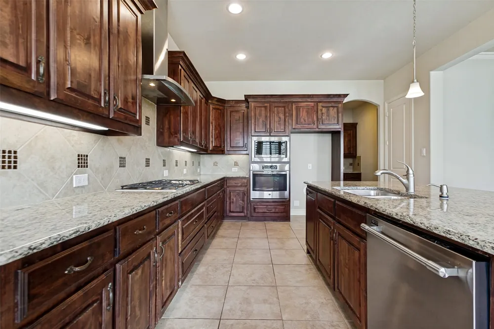 204 Whitewing Lane Murphy, TX 75094