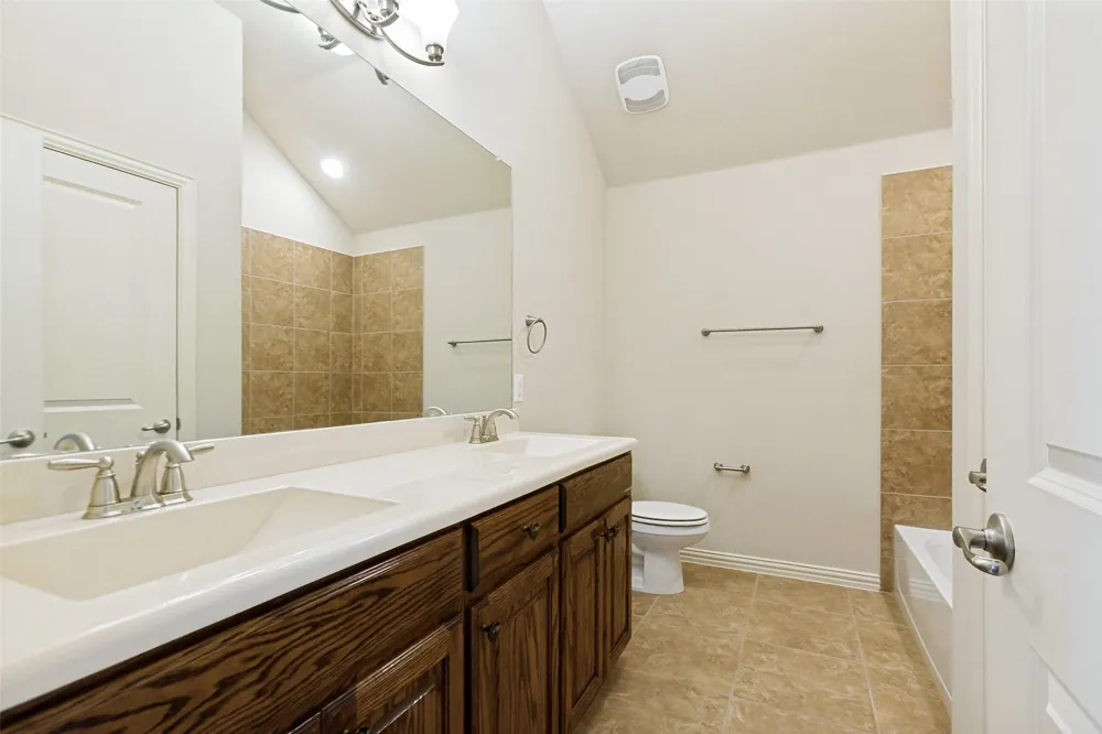 204 Whitewing Lane Murphy, TX 75094