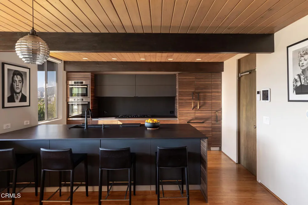 1225 Oberlin Drive Glendale, CA 91205