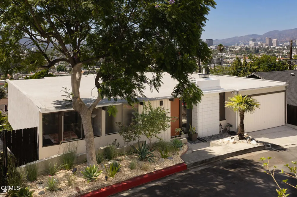 1225 Oberlin Drive Glendale, CA 91205