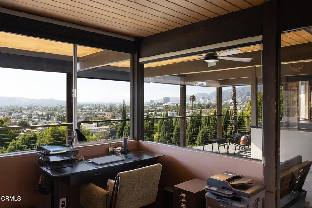 1225 Oberlin Drive Glendale, CA 91205