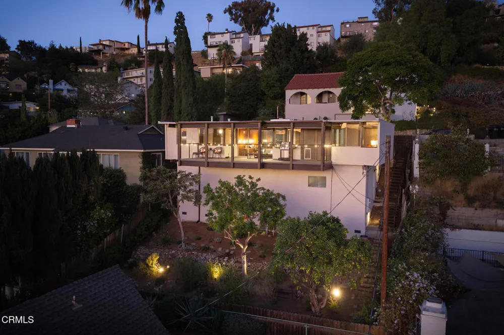 1225 Oberlin Drive Glendale, CA 91205