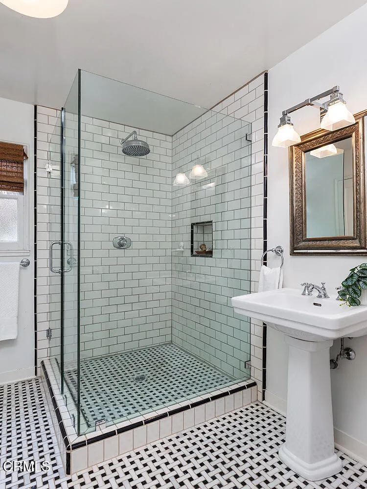 1893 Rose Villa Street Pasadena, CA 91107