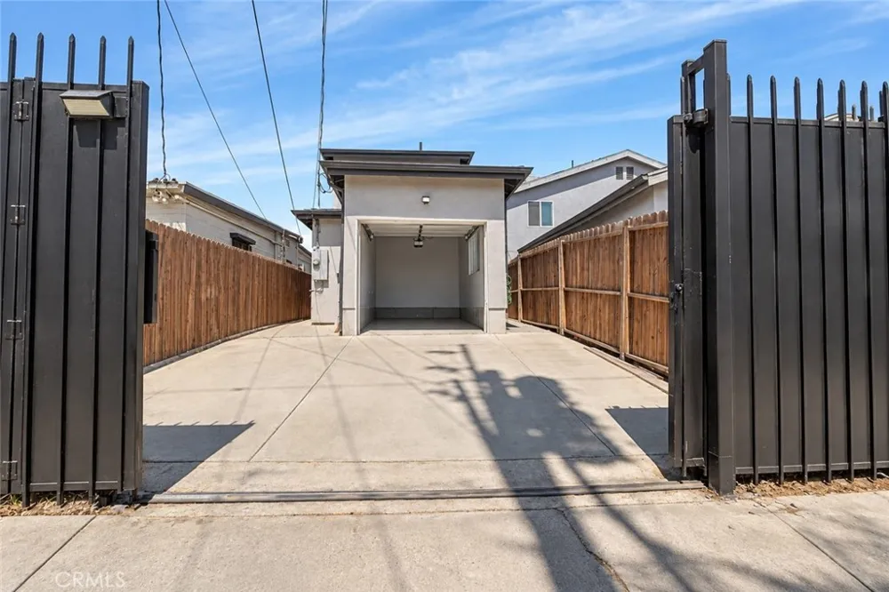 3524 Hunter Street Los Angeles, CA 90023
