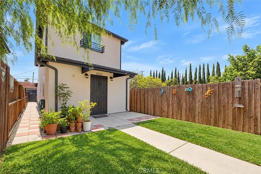 3524 Hunter Street Los Angeles, CA 90023