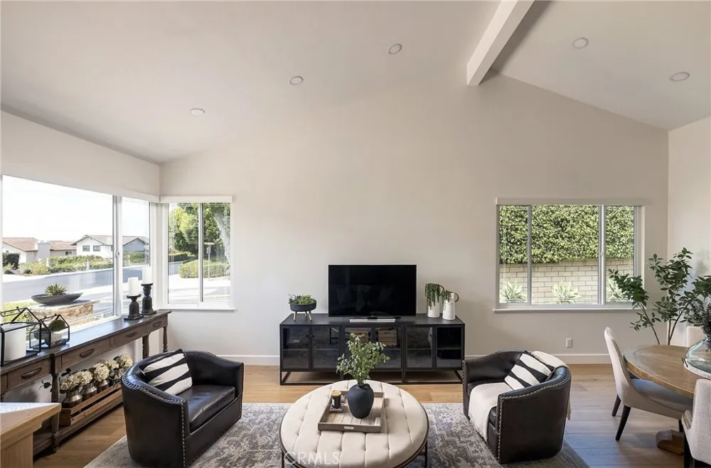 522 Calle Cuadra San Clemente, CA 92673