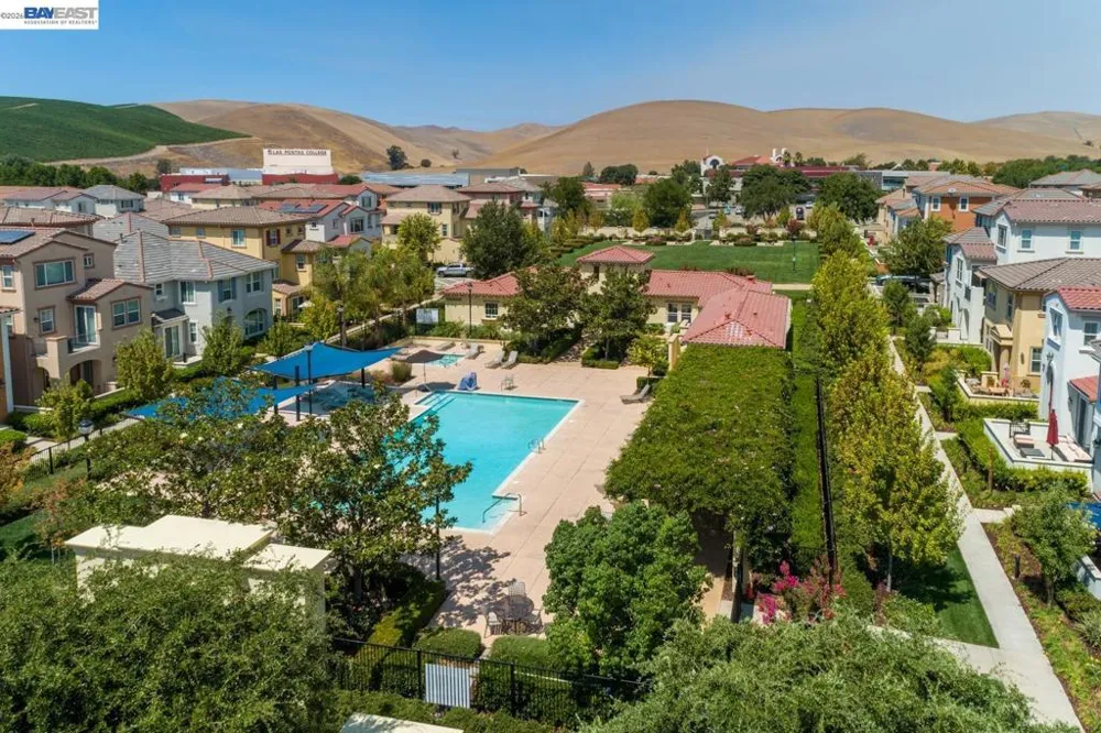 2811 Quarryhill Ave #4 Livermore, CA 94551