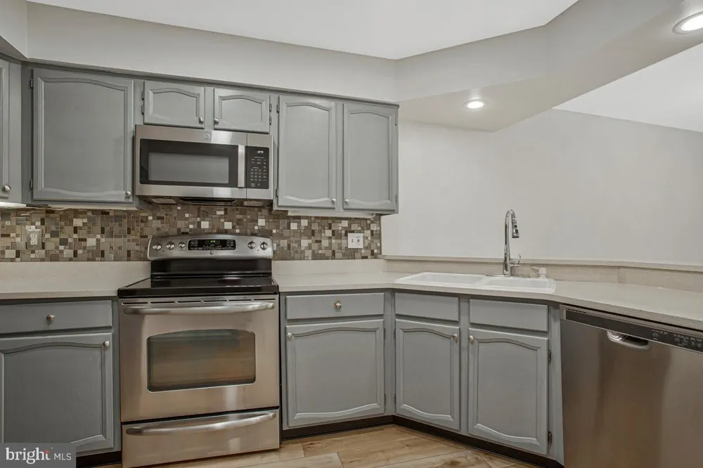 2700 SUMMERVIEW WAY #304 Annapolis, MD 21401