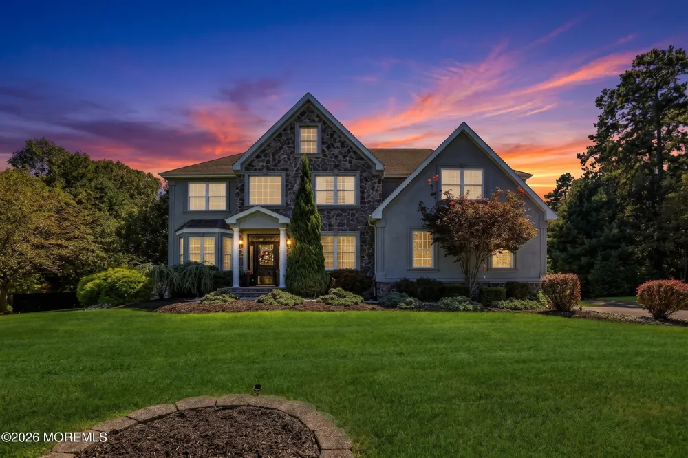 11 Swallow Tail Court Jackson, NJ 08527