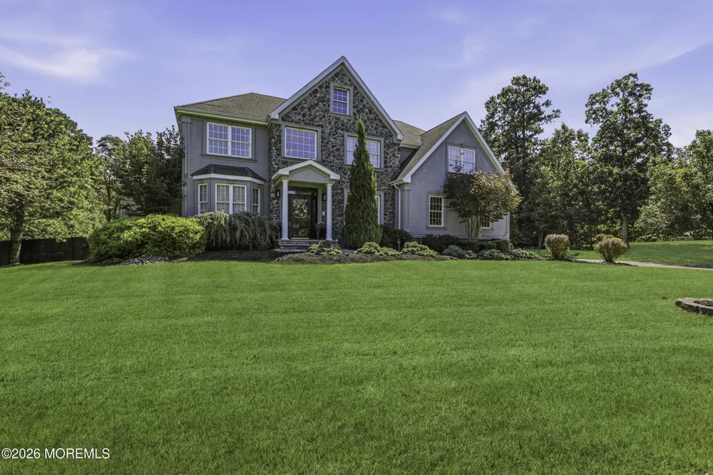 11 Swallow Tail Court Jackson, NJ 08527