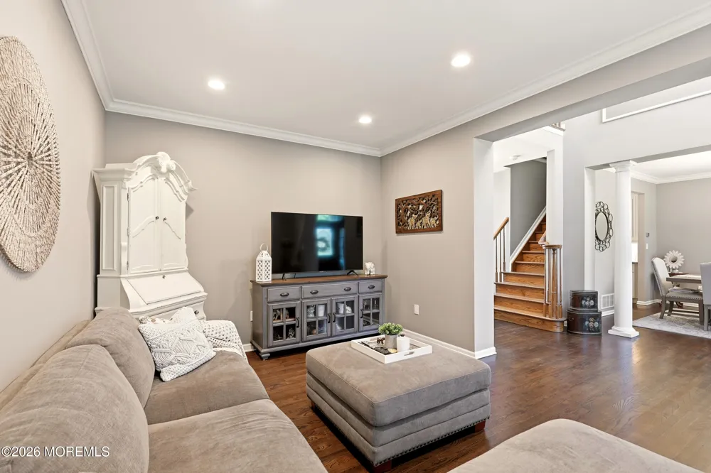 11 Swallow Tail Court Jackson, NJ 08527