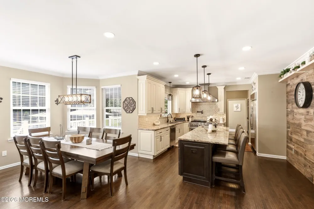 11 Swallow Tail Court Jackson, NJ 08527