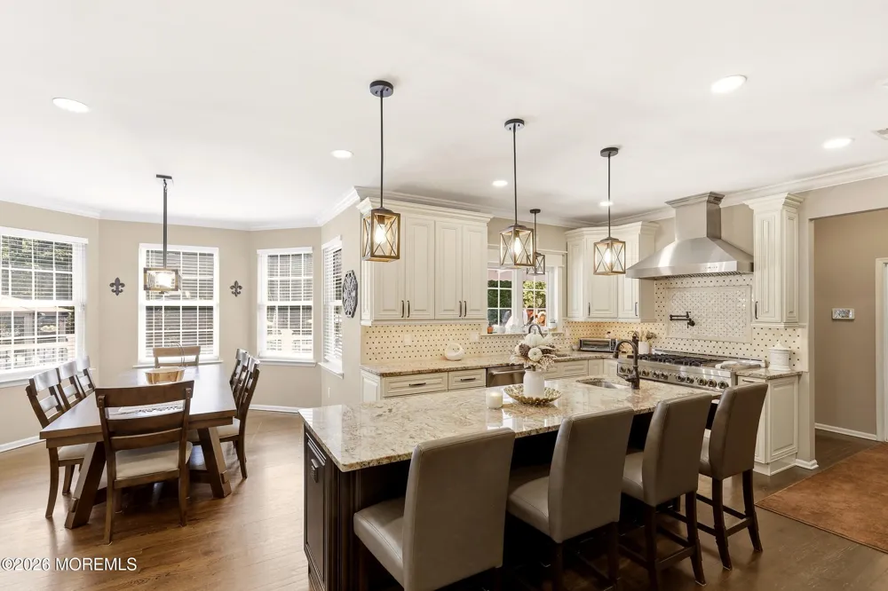 11 Swallow Tail Court Jackson, NJ 08527