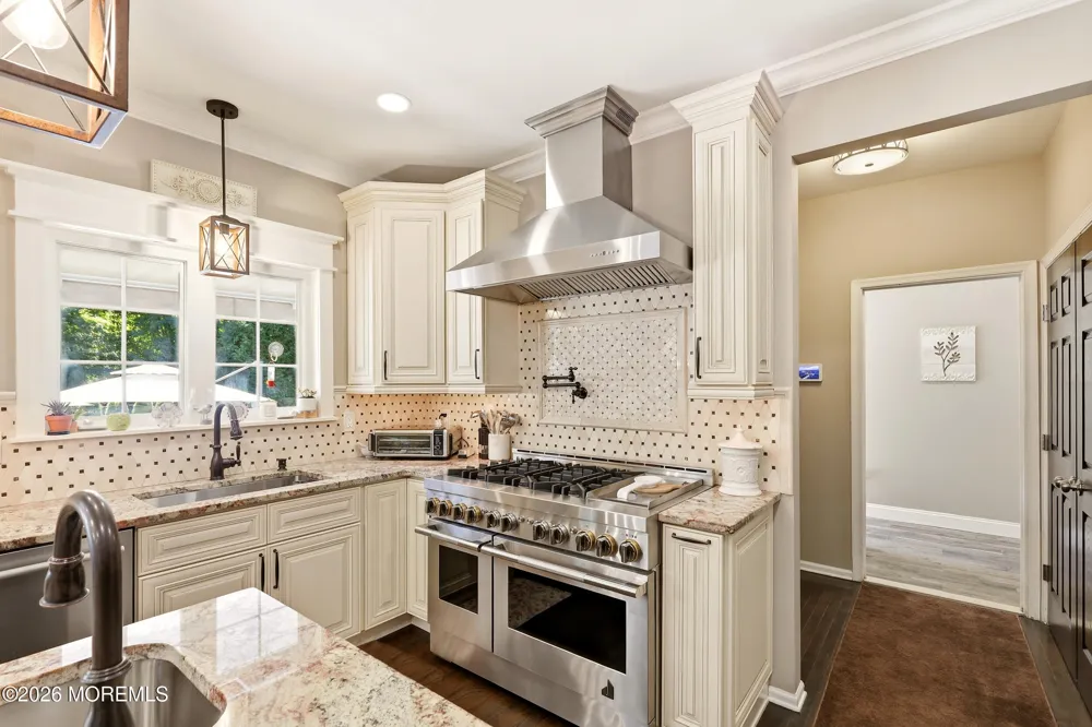 11 Swallow Tail Court Jackson, NJ 08527