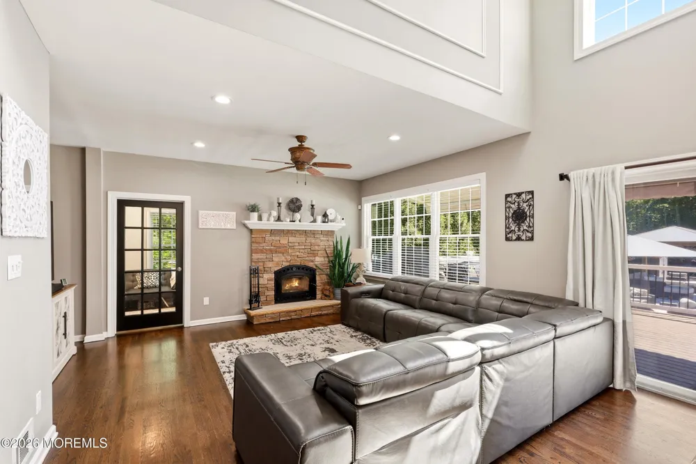 11 Swallow Tail Court Jackson, NJ 08527