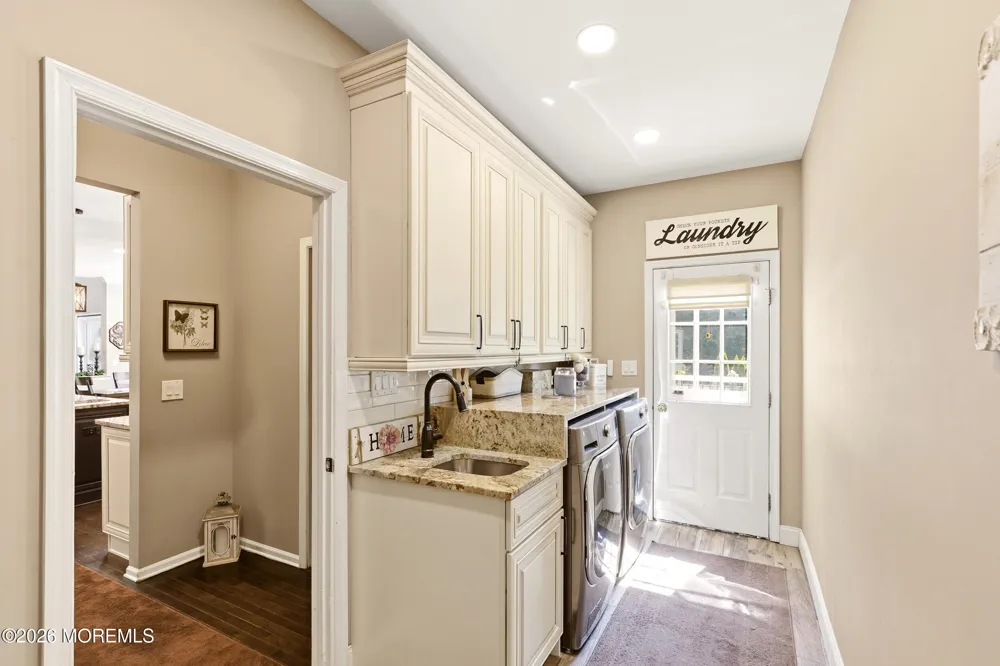 11 Swallow Tail Court Jackson, NJ 08527
