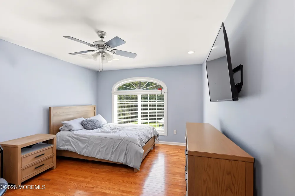 11 Swallow Tail Court Jackson, NJ 08527