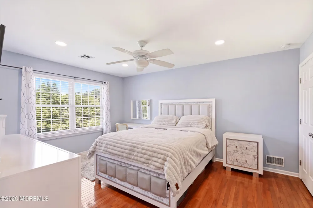 11 Swallow Tail Court Jackson, NJ 08527