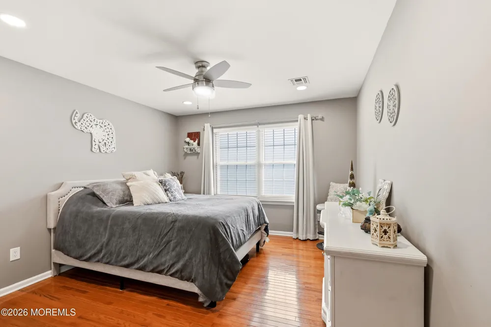11 Swallow Tail Court Jackson, NJ 08527